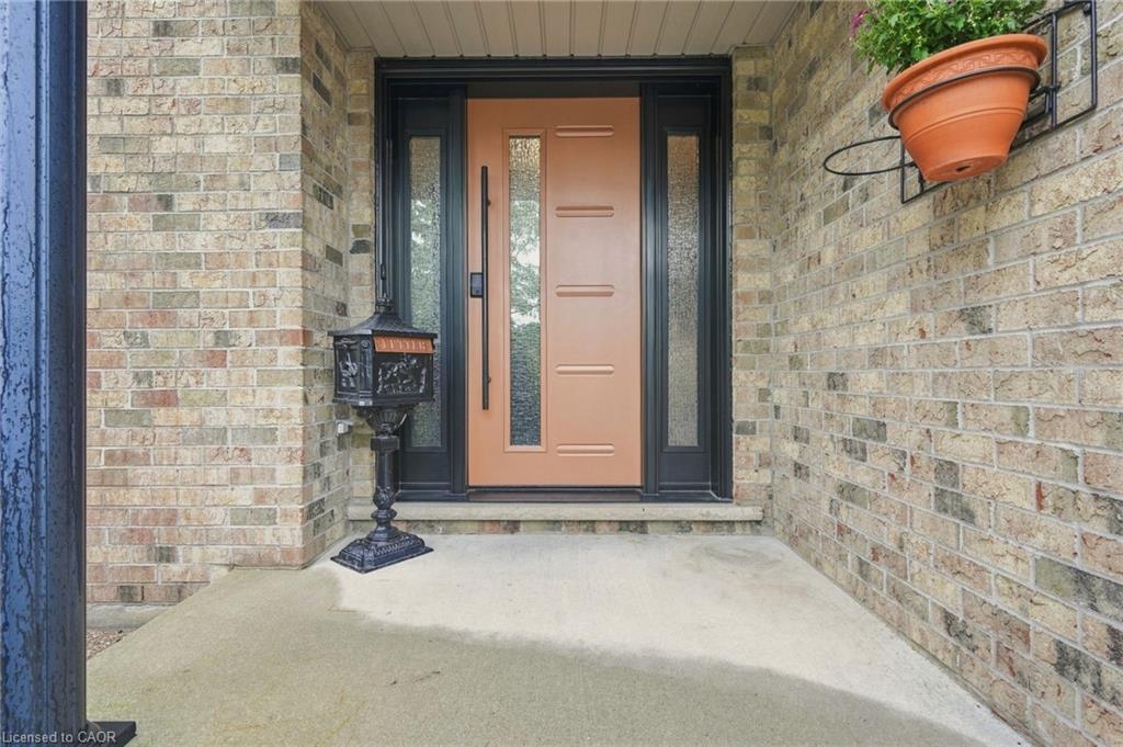8115 Beaver Glen Drive Property Photo 6