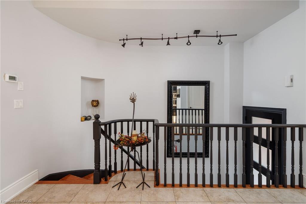 7-120 Bronte Road Property Photo 4
