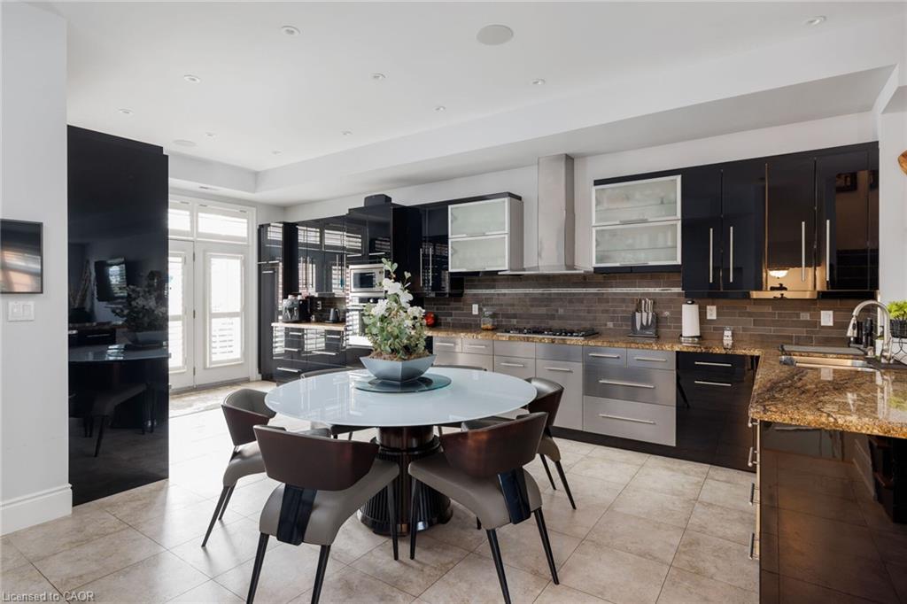 7-120 Bronte Road Property Photo 6