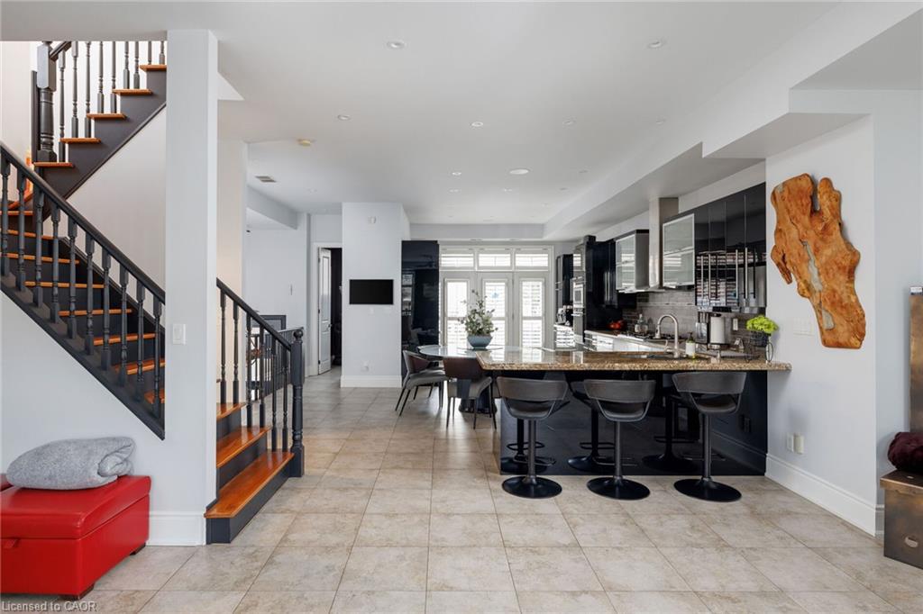7-120 Bronte Road Property Photo 11