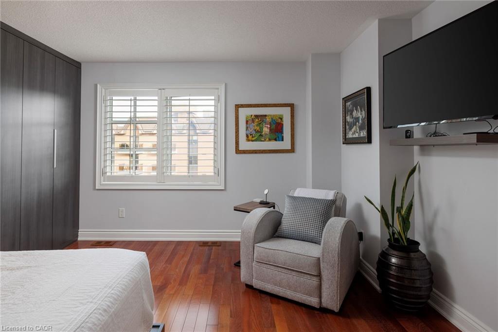 7-120 Bronte Road Property Photo 17