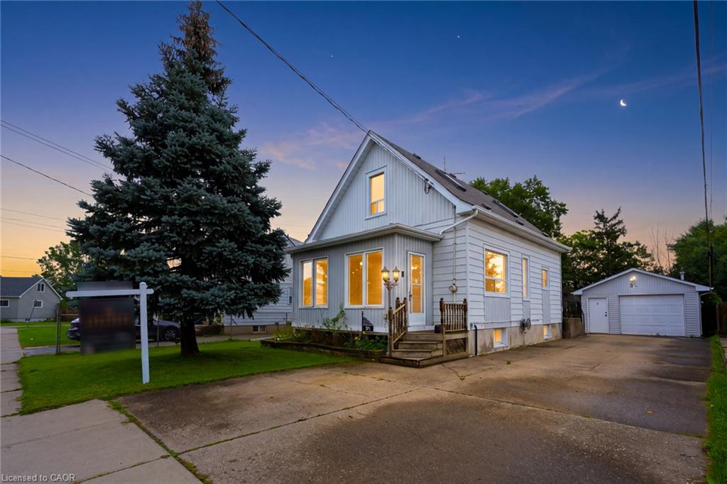 3 1/2 Dundonald Street Property Photo 1