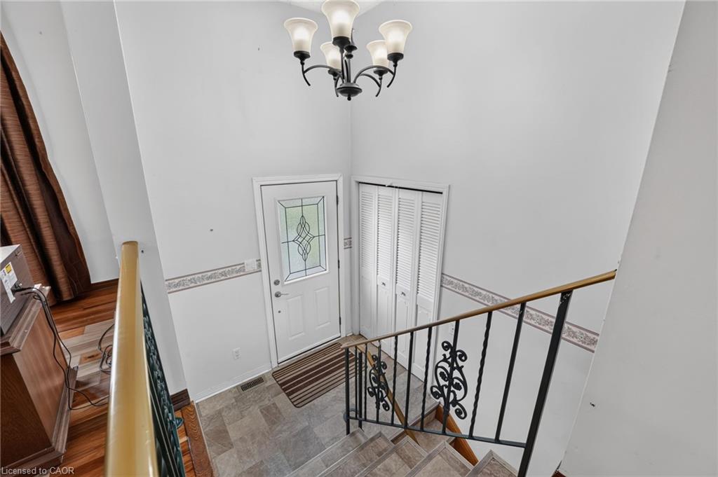 5 Brooks Circle Property Photo 5