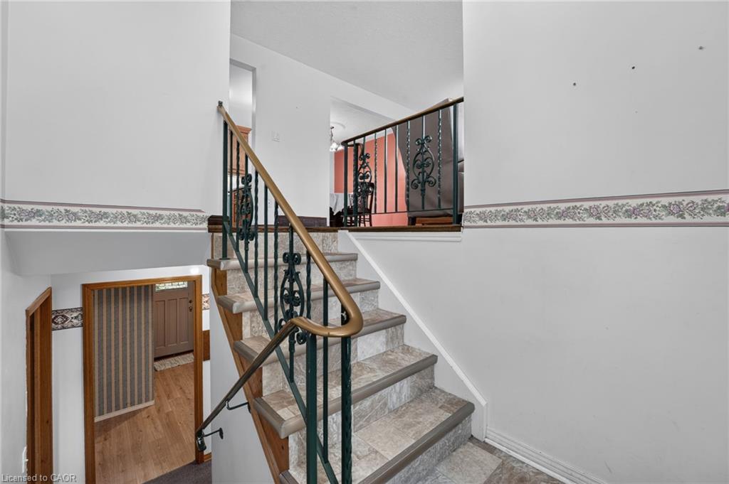 5 Brooks Circle Property Photo 6