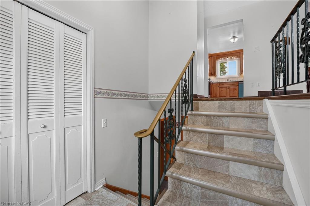 5 Brooks Circle Property Photo 7
