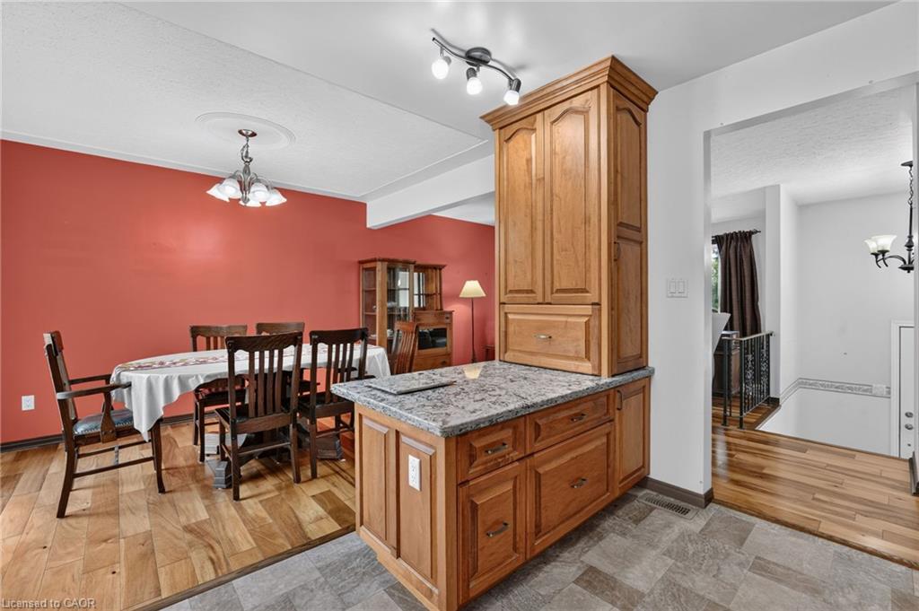 5 Brooks Circle Property Photo 17