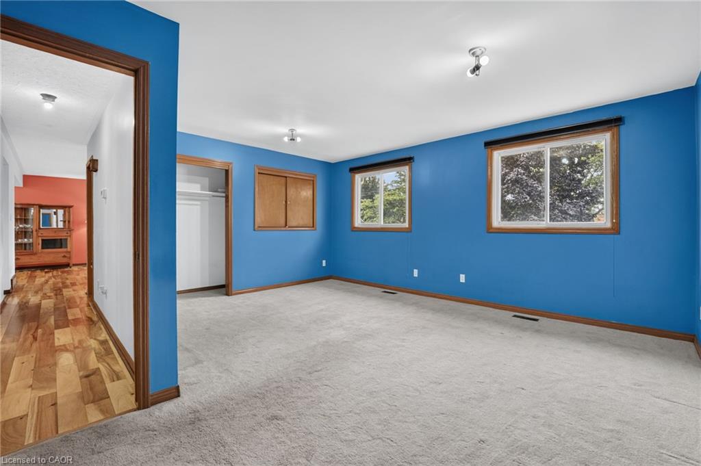 5 Brooks Circle Property Photo 23