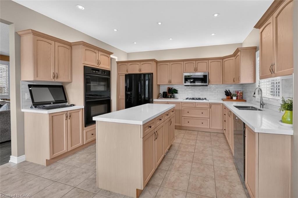 123 Moorland Crescent Property Photo 12