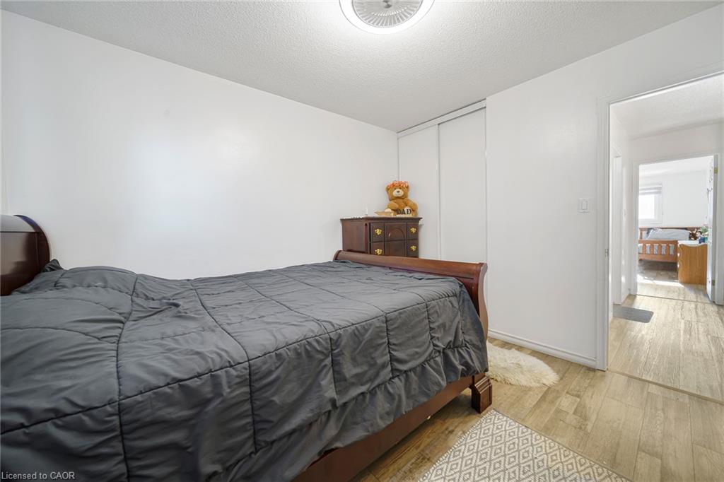 1-800 Paramount Drive Property Photo 22