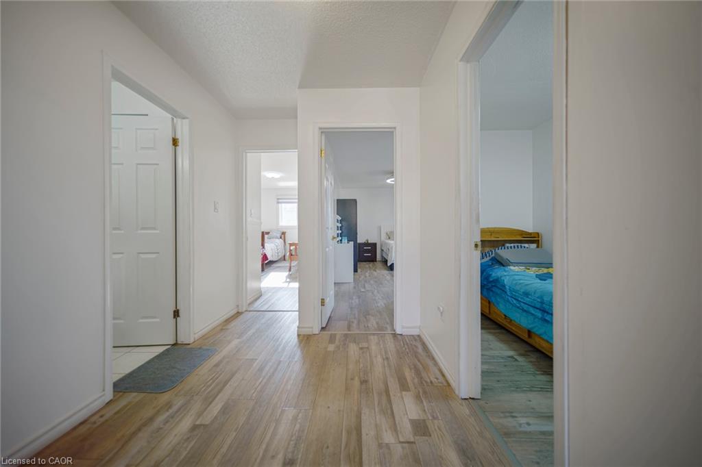 1-800 Paramount Drive Property Photo 25