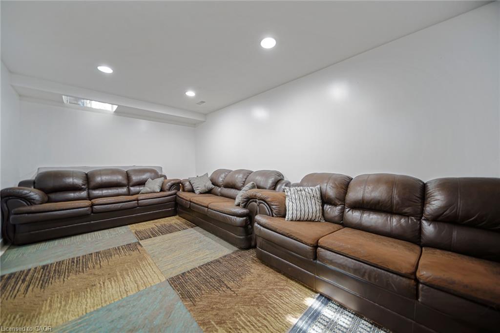 1-800 Paramount Drive Property Photo 30