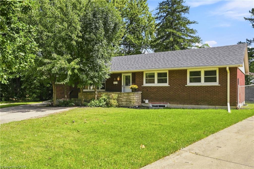 8 Emming Court Property Photo 2