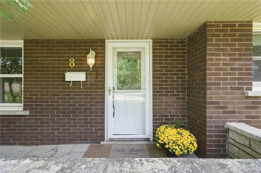 8 Emming Court Property Photo 5