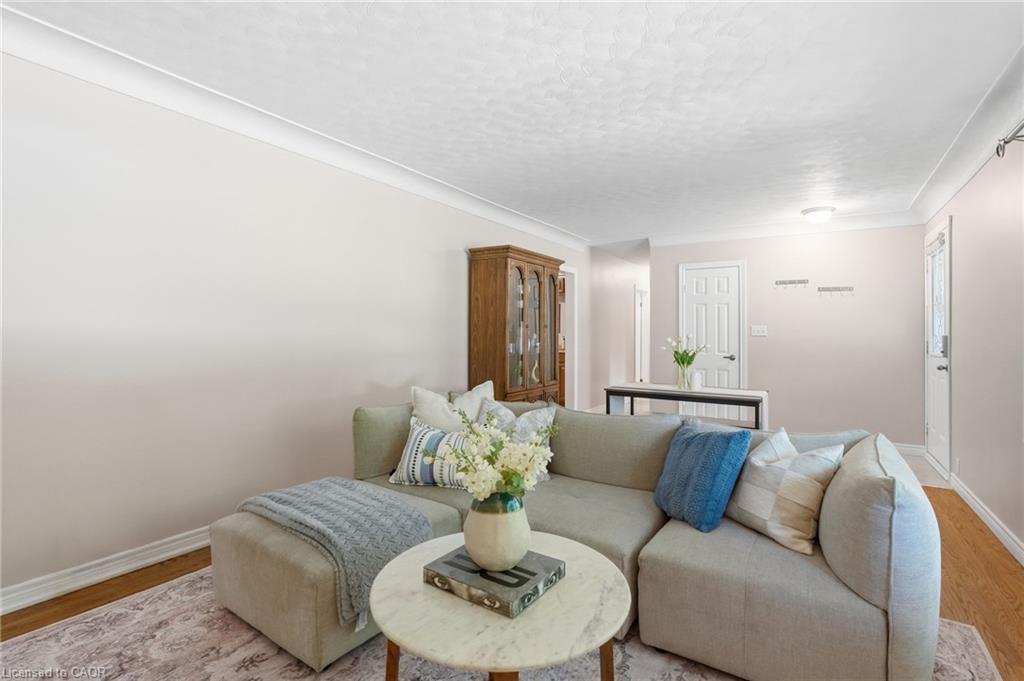 8 Emming Court Property Photo 11