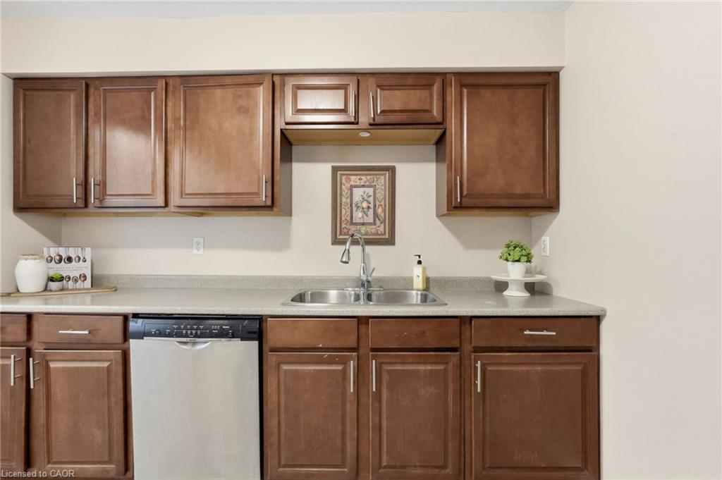 8 Emming Court Property Photo 12