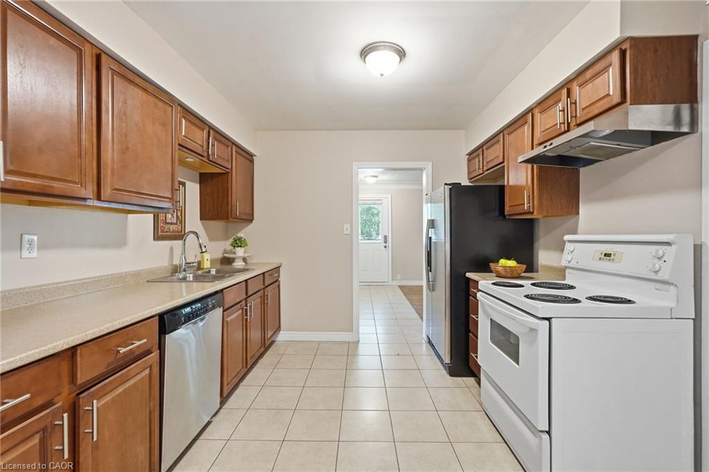 8 Emming Court Property Photo 13