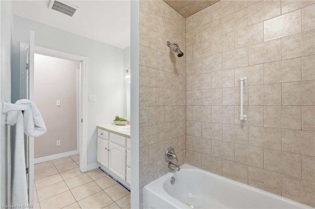 8 Emming Court Property Photo 24