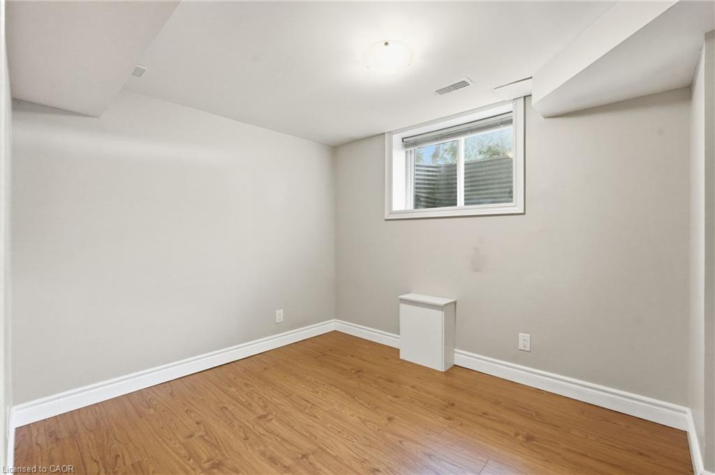 8 Emming Court Property Photo 43