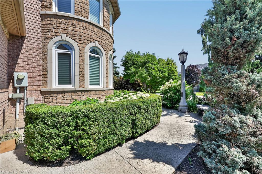 5563 Whitehorn Avenue Property Photo 4
