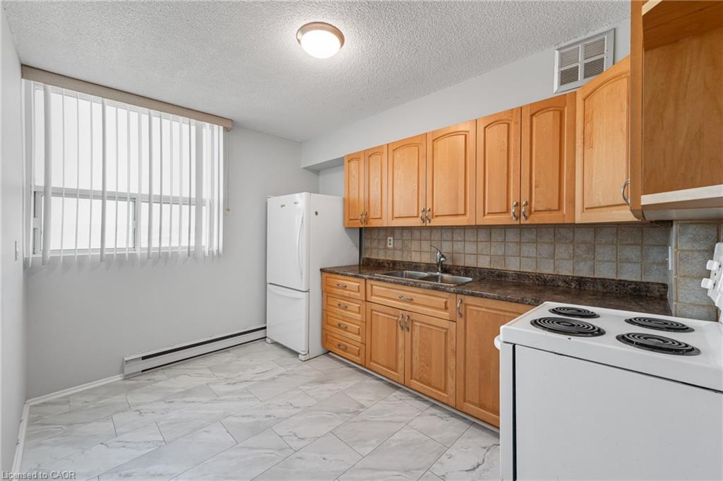 1210-700 Dynes Road Property Photo 19