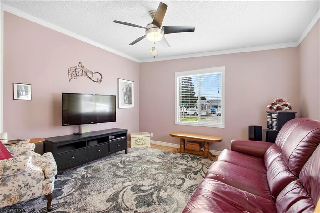 3 Walnut Way Pvt Property Photo 2