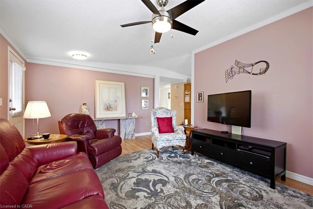 3 Walnut Way Pvt Property Photo 3