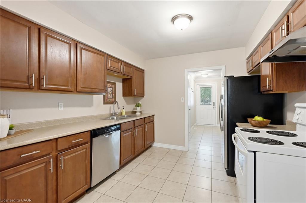 8 Emming Court Property Photo 13