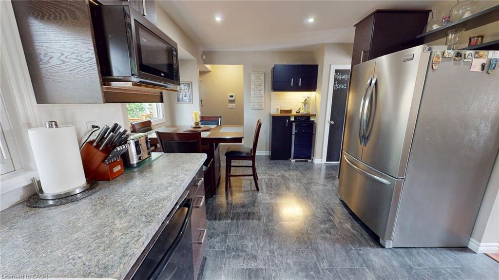 7 Cambridge Drive Property Photo 8