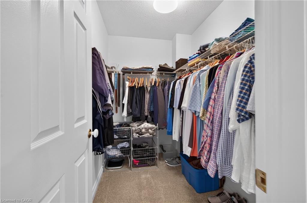 112 Fairwood Place W Property Photo 36