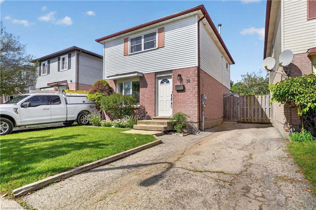 38 Meadow Woods Crescent Property Photo 1