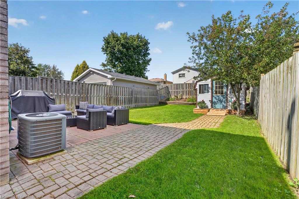 38 Meadow Woods Crescent Property Photo 6