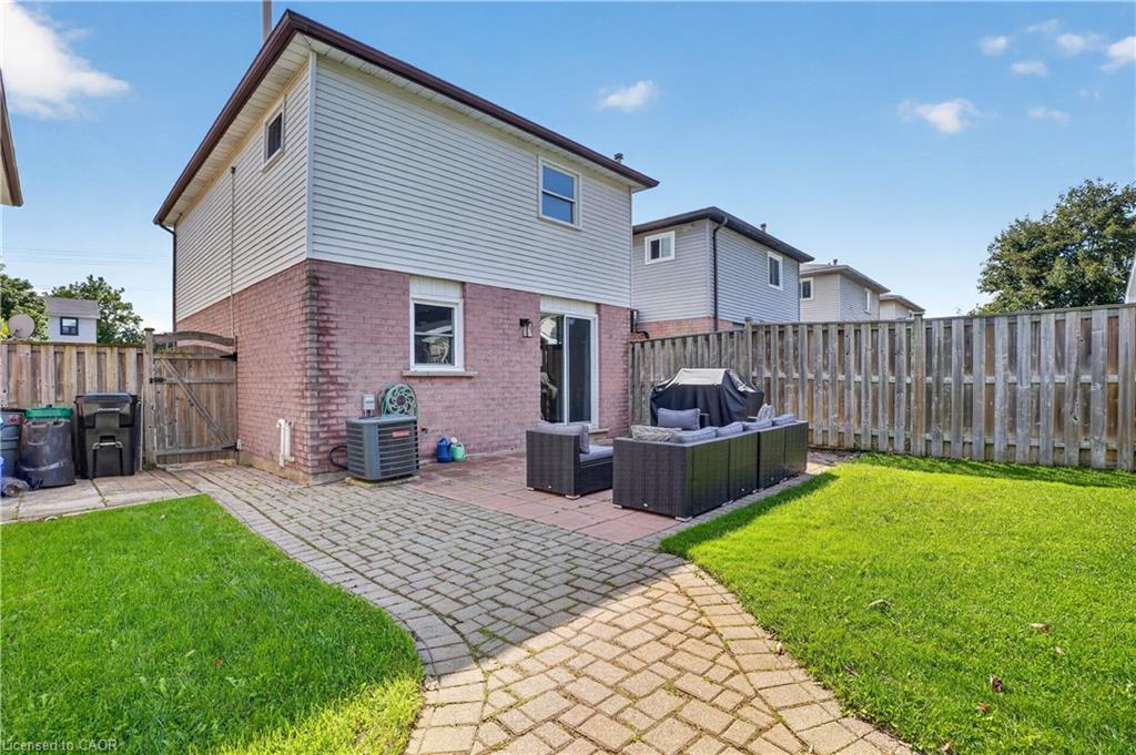 38 Meadow Woods Crescent Property Photo 12