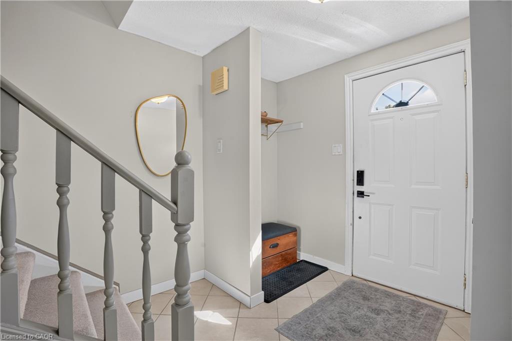 38 Meadow Woods Crescent Property Photo 14