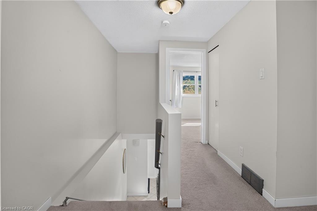 38 Meadow Woods Crescent Property Photo 27