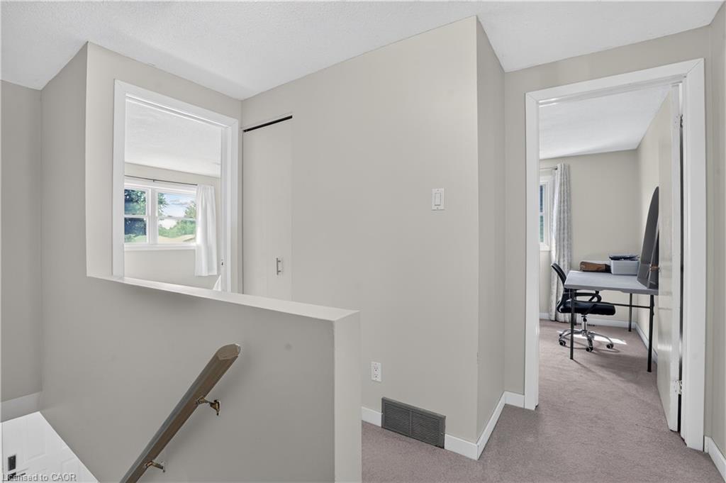 38 Meadow Woods Crescent Property Photo 28