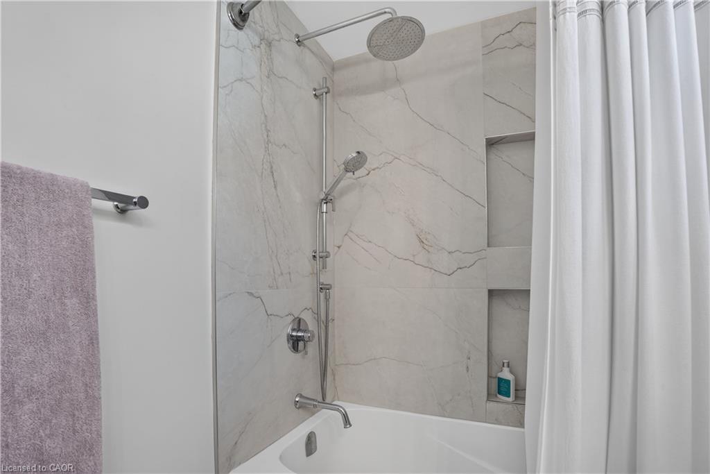 38 Meadow Woods Crescent Property Photo 32