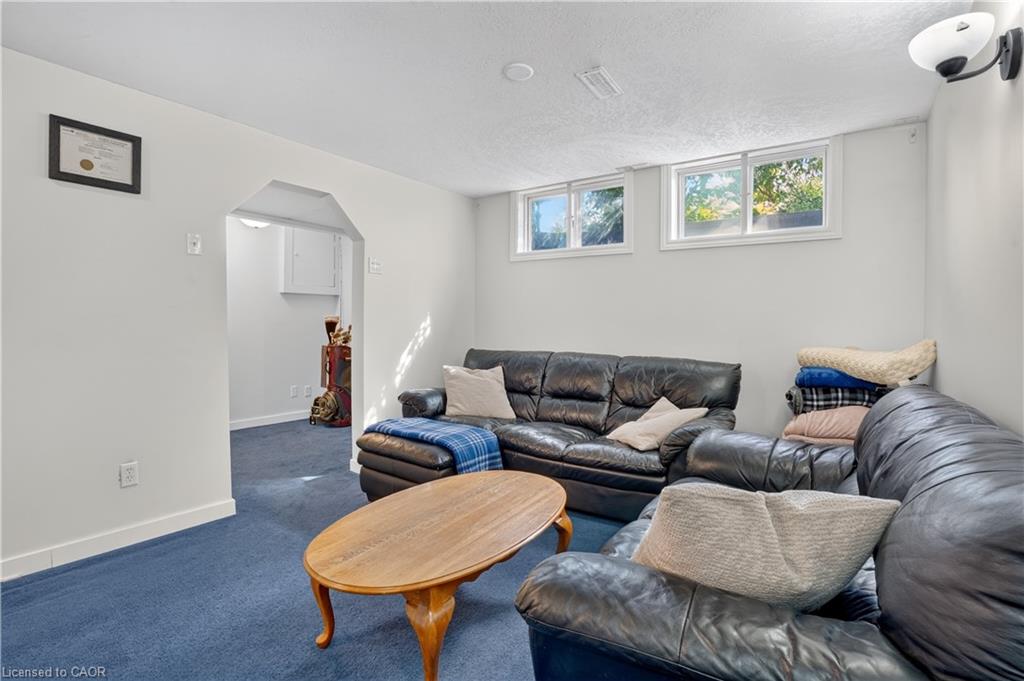 38 Meadow Woods Crescent Property Photo 45