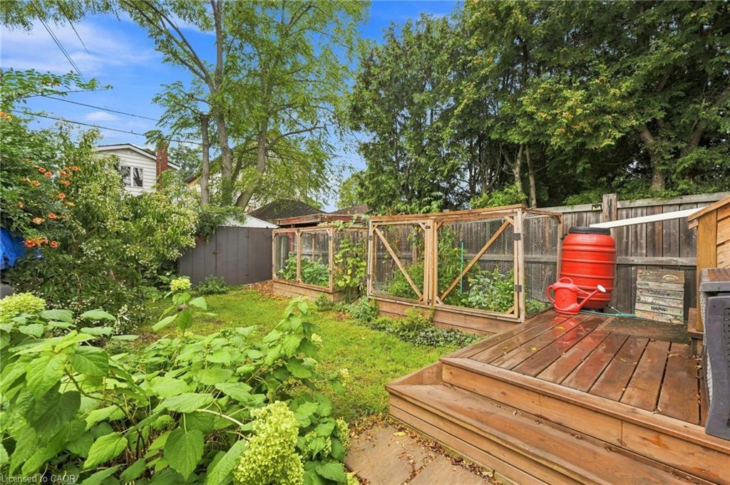 51 Barons Avenue N Property Photo 34