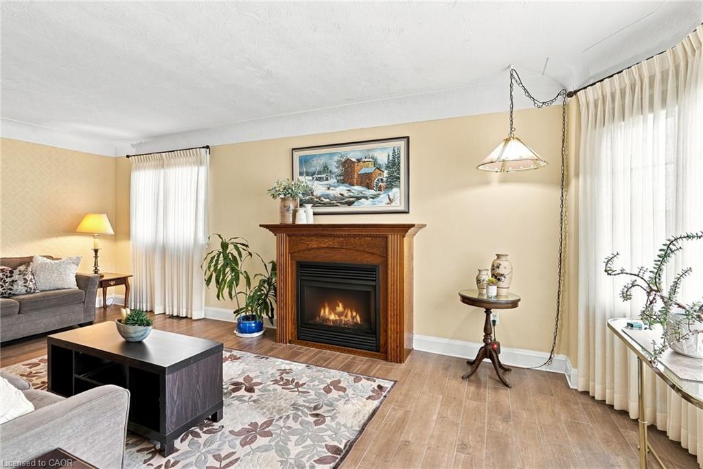 38 Garside Avenue S Property Photo 6