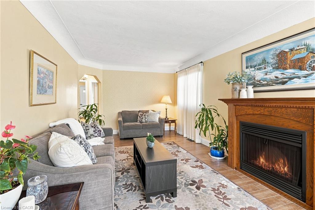 38 Garside Avenue S Property Photo 8
