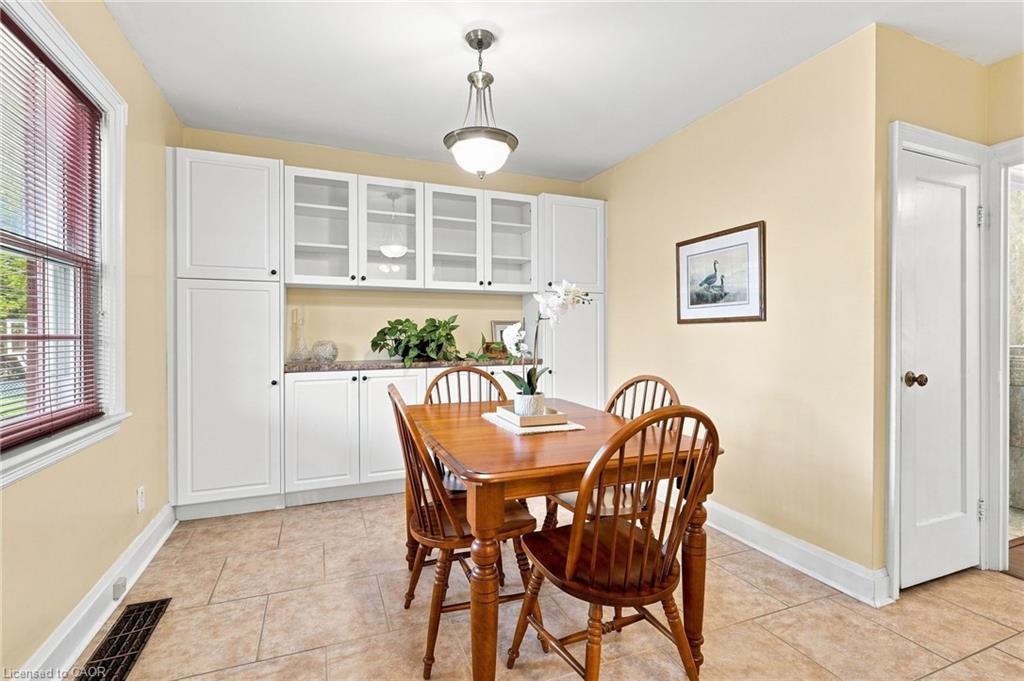 38 Garside Avenue S Property Photo 17