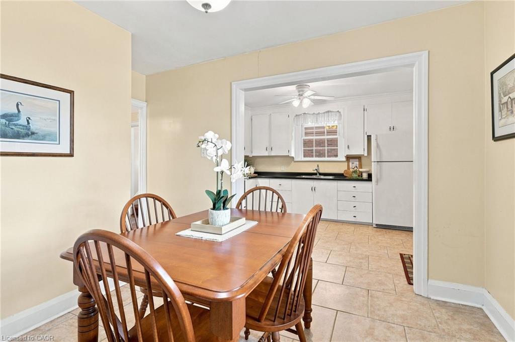 38 Garside Avenue S Property Photo 18