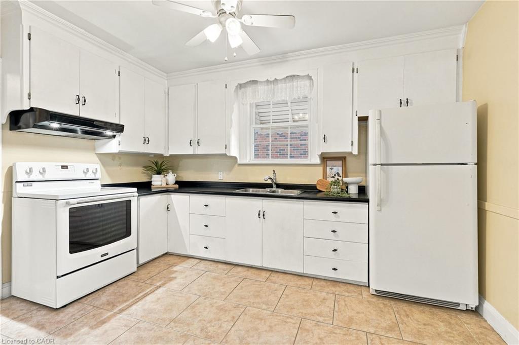 38 Garside Avenue S Property Photo 19