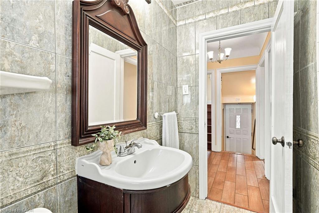 38 Garside Avenue S Property Photo 24