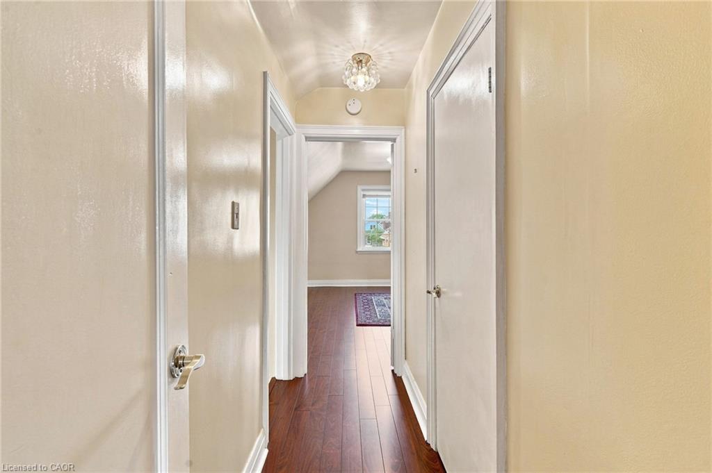 38 Garside Avenue S Property Photo 26
