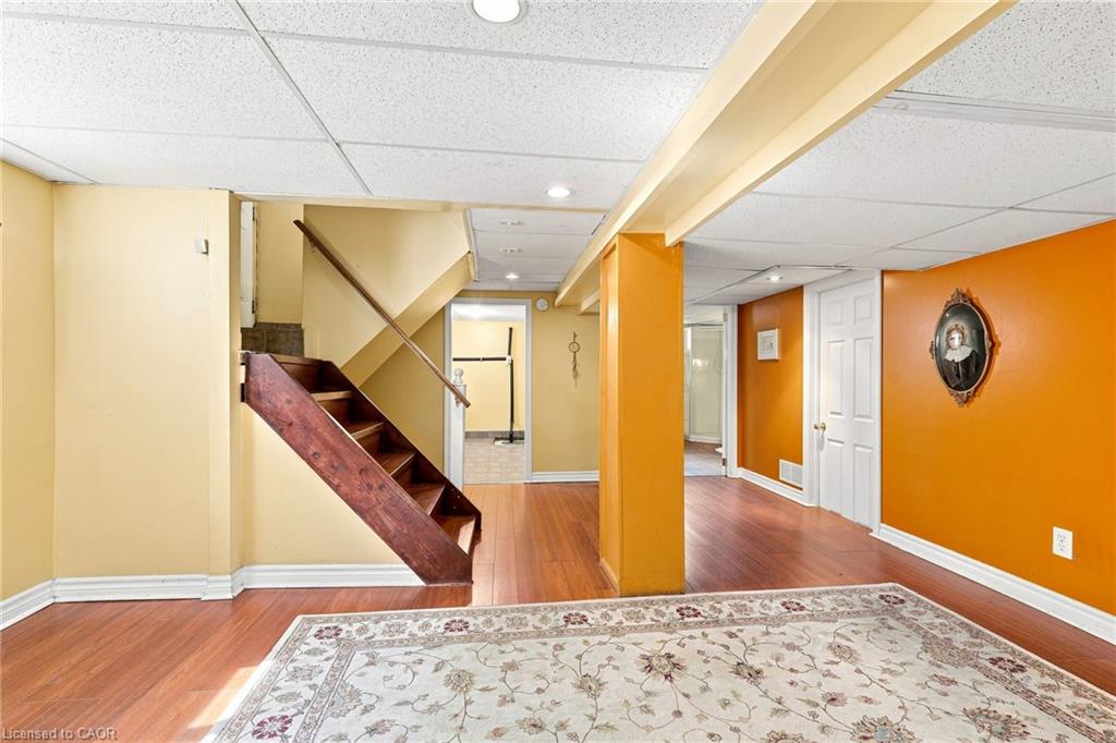 38 Garside Avenue S Property Photo 31