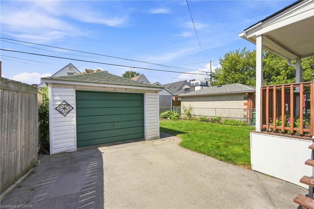 38 Garside Avenue S Property Photo 41