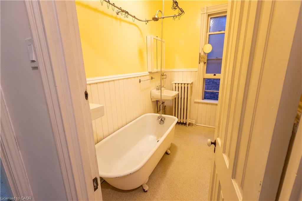 105 Erie Avenue Property Photo 10
