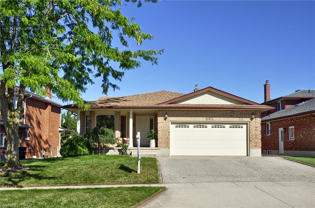602 Champlain Boulevard N Property Photo 1