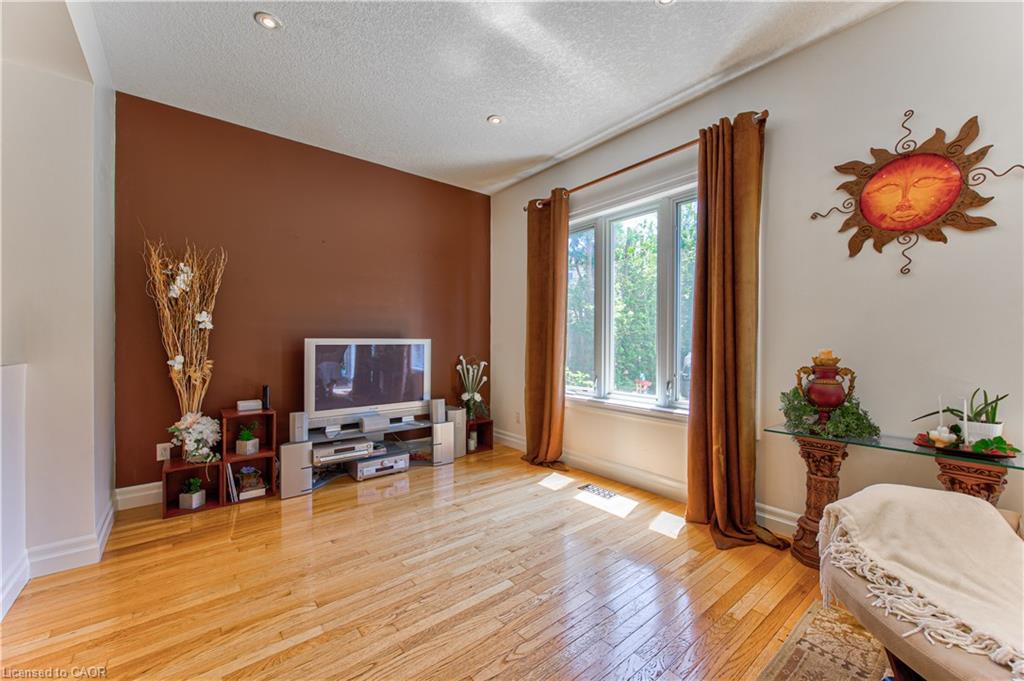 87 Steepleridge Street Property Photo 13